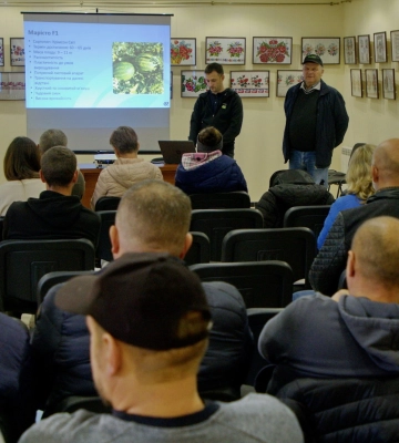 Закарпатські фермери ознайомилися із сучасними технологіями вирощування кавунів