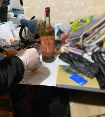 Одного вбила та 5 отруїла: жінка надсилала своїм колишнім смертельні подарунки