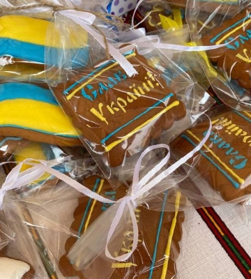 Хто як не ми? Ми – молодь: в Івано-Франківську пройшла благодійна ярмарка на підтримку ЗСУ (ФОТО)