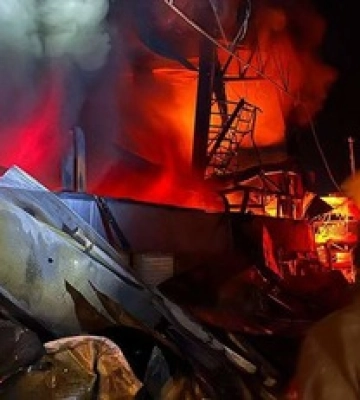 В Києві на Дарниці сталась сильна пожежа: що відомо