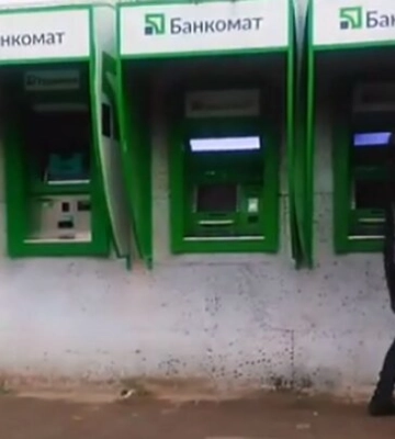 Перевірте свої карти: з якими сумами треба починати боятися податкової