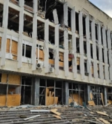 Росіяни майже повністю знищили херсонську бібліотеку: влада каже, що 90% фондів врятували