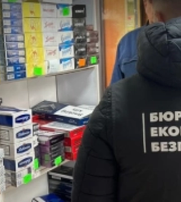 Продавчиня підпалила товар: на Одещині викрили нелегальну мережу продажу сигарет: