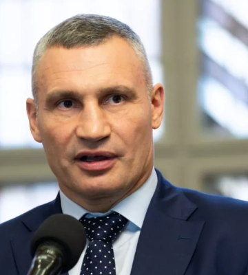 Київські рятувальники отримали ще три сучасні пожежні автомобілі від Німеччини