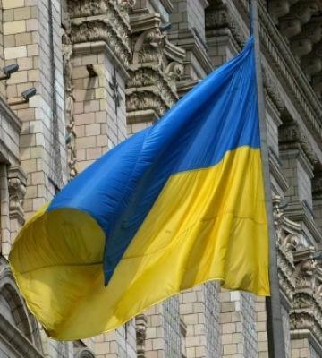 Головний прапор в Києві знову приспустять: в чому причина