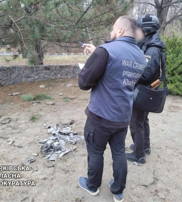 Удар РФ по Харкову ввечері 12 листопада: ракета влучила у землю поблизу розважального закладу
