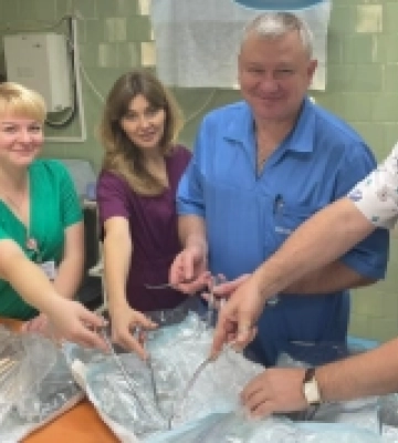 Рівненська обласна дитяча лікарня отримала хірургічні набори від благодійників з Німеччини