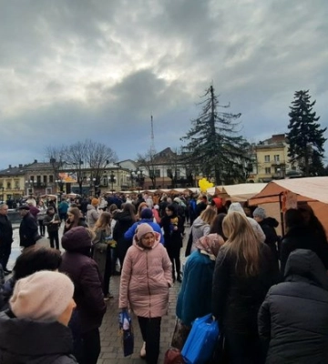 В Івано-Франківську відбувся благодійний ярмарок та концерт на підтримку ЗСУ