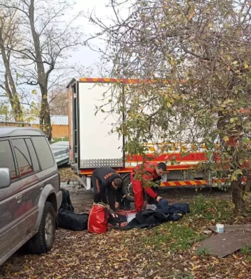 У Дніпрі чоловік скручував лежачих поліцейських (відео)