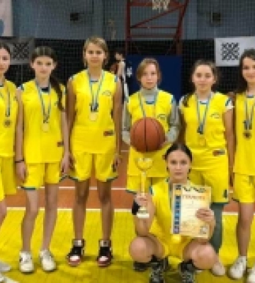 Свалявська команда дівчат стала чемпіоном області у фінальному турі Дитячої ліги Закарпаття з баскетболу