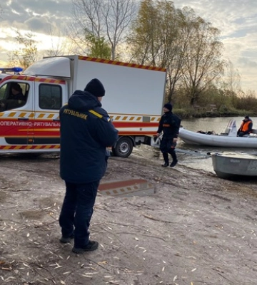У Дніпрі чоловік скручував лежачих поліцейських (відео)