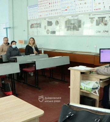 Безкоштовне навчання, стипендія та житло: КП «Дніпровський електротранспорт» готує нову групу водіїв