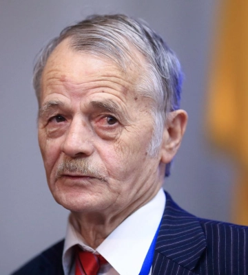 Зеленський дав Мустафі Джемілєву звання Героя України