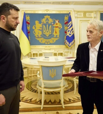 Зеленський відзначив Мустафу Джемілєва званням Героя України