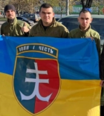Рожищенські волонтери доставили на передову авто для морських піхотинців