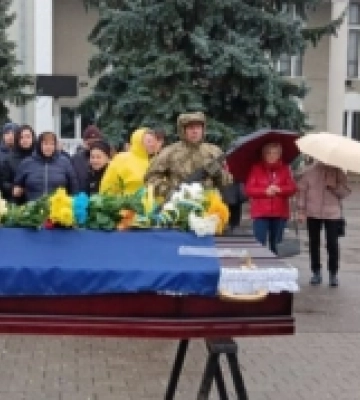 На Волині провели в останню путь загиблого танкіста Костянтина Мрочка