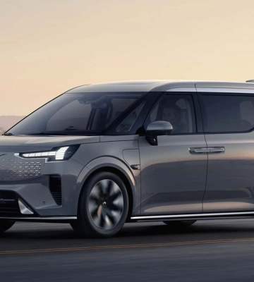 Комфортно, як у вітальні: Volvo представила свій перший електричний мінівен EM90. Фото