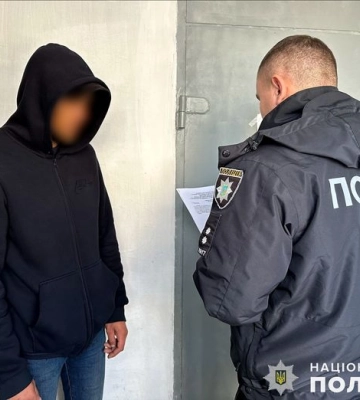 Відібрав мобільний у підлітка – у Первомайську поліцейські оперативно розшукали та затримали грабіжника