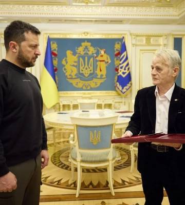 Зеленський відзначив Мустафу Джемілєва званням Героя України