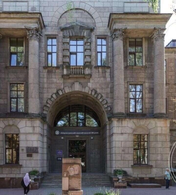 Мовний скандал в медичному університеті Дніпра: ситуацію прокоментували у вузі