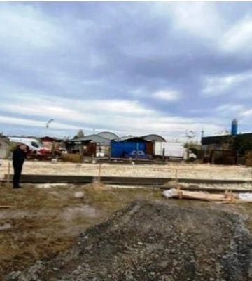 На заарештованій землі на околиці Львова розпочалося незаконне будівництво складів