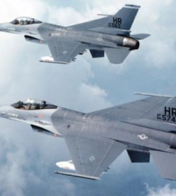 Українські захисники вже навчаються літати на F-16 у центрі  підготовки пілотів у сусідній із Закарпаттям Румунії