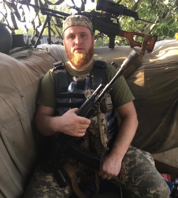 Полеглого на війні черкащанина відзначив президент. Його нагороду передали матері