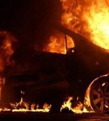 В Мукачеві горіли BMW 5 і будинок