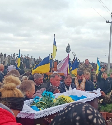 Загинув під час обстрілу: на Волині попрощалися із Героєм Романом Цисельським