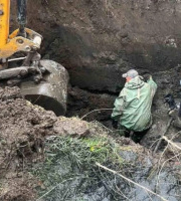 Через аварію на колекторі Житомир залишився без води та каналізації