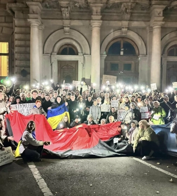 У Львові пікетувальники зібралися біля пам'ятника Шевченку та під стінами ОВА, - ФОТО