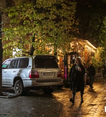 Місто, наповнене світлом: Вечірній Кропивницький (ФОТОРЕПОРТАЖ)