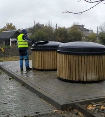 У Луцьку встановили 10 напівпідземних контейнерів для сміття