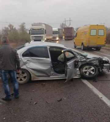 На популярній трасі в Одеській області ускладнено рух транспортних засобів