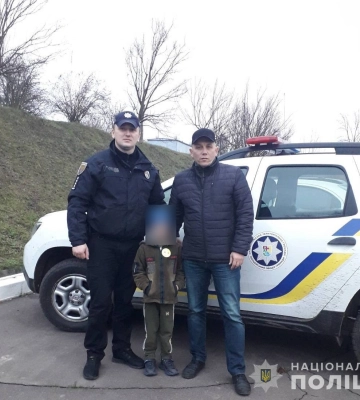 У Краснопіллі поліцейські вилучили дитину, яка проживала у неналежних умовах