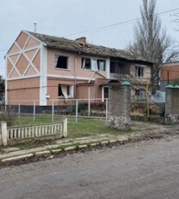 Погибли спасатели, тушившие пожар: россияне второй раз атаковали село возле Запорожья, фото