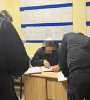 Вручение повестки на Радужном в Одессе – правоохранители начали расследование