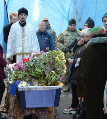 У Кропивницькому провели в останню путь військового 