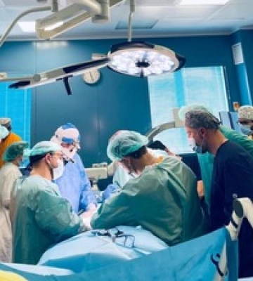 Другого способа спасти не было: во Львове хирурги пришили девушке ногу задом наперед, фото