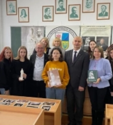 Діяльність культурно-просвітницького центру імені польського скульптора Томаша Оскара Сосновського презентували рівненським&amp;hellip;