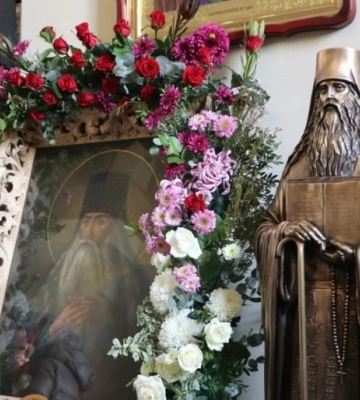 У Полтаві вшанували памʼять преподобного Паїсія Величковського та освятили його скульптуру
