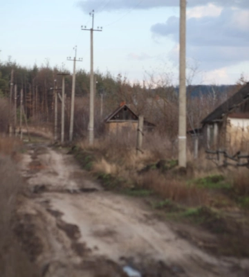 На Харківщині повернули електрику до двох розбитих сіл