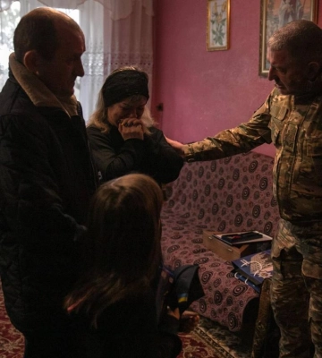 У Черкасах сім’ї полеглих героїв отримали “Хрест хоробрих” від Залужного