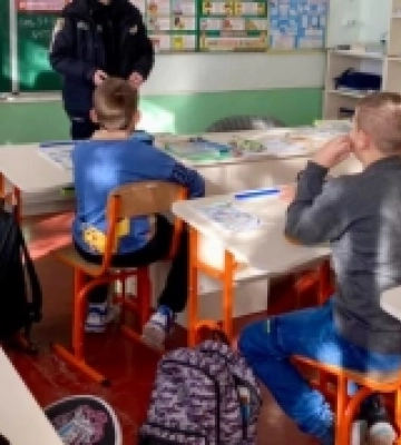 Ювенальні поліцейські провели пізнавальну бесіду з ліцеїстами на Миколаївщині