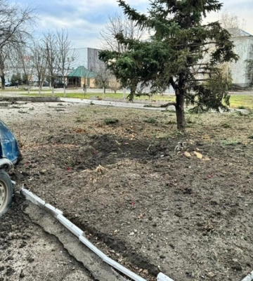 РФ вдарила по Білозерці на Херсонщині: є загиблий та поранені, знищено обʼєкт критичної інфраструктури