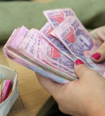 Понад 90 черкасців отримали грошову компенсацію за пошкоджені вікна внаслідок ракетного удару у вересні