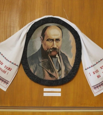 У Дніпрі відкрили виставку вишивки Костянтина Діденка