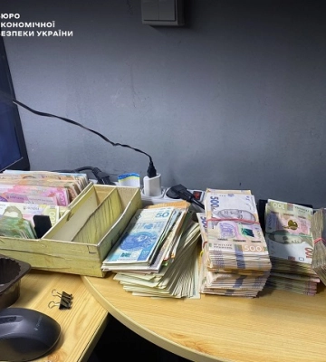 У Києві виявили обмінники, які продавали фальшиву валюту