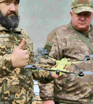 Дніпро системно доправляє на фронт FPV-дрони вітчизняного виробництва: нині військові отримали ще 45 таких БпЛА