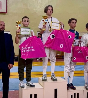 Юні миколаївські фехтувальники вибороли два «срібла» на Всеукраїнському турнірі